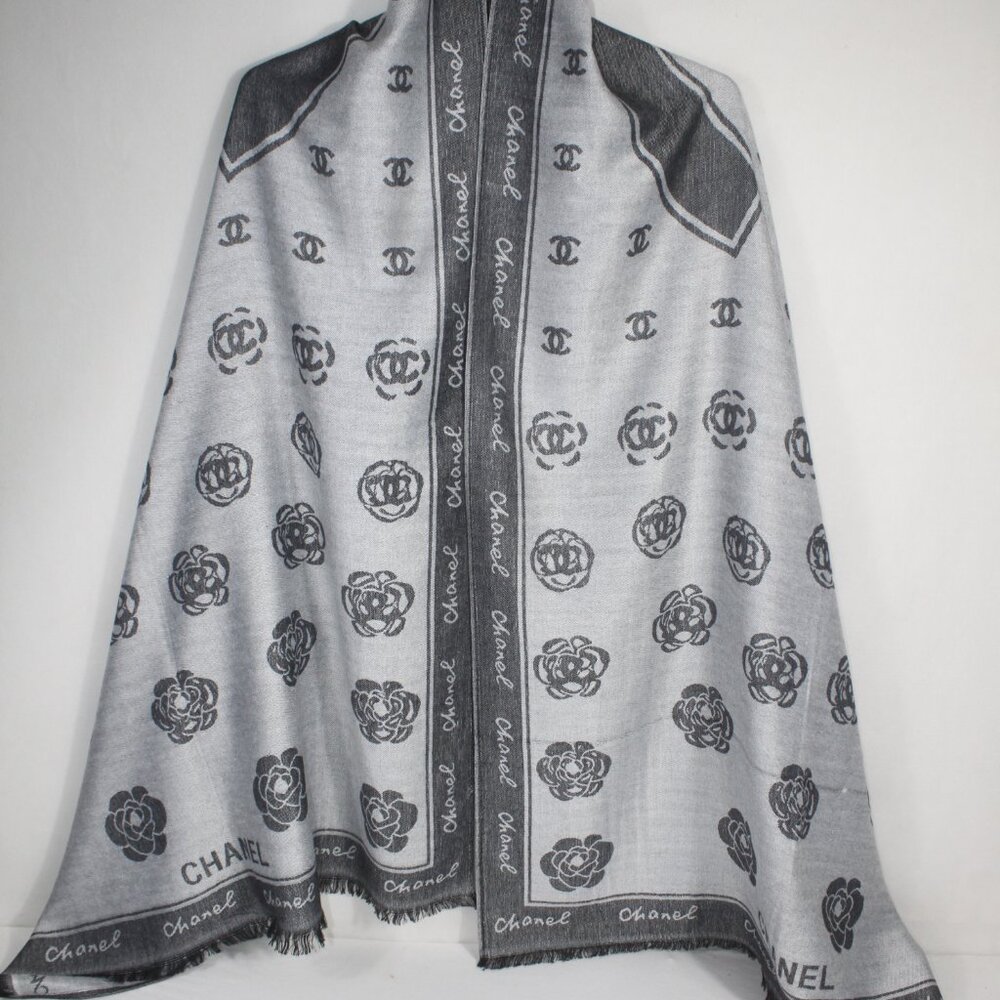 Authentic Chanel Scarf wrap stole 65% Cashmere 35% Silk Gray Used